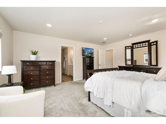 6465 Union Creek Dr, Loveland, CO 80538