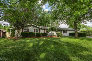 69 N Oakmont Drive, Northfield, OH 44067