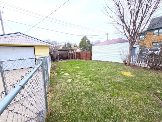 2961 72nd STREET, Milwaukee, WI 53210
