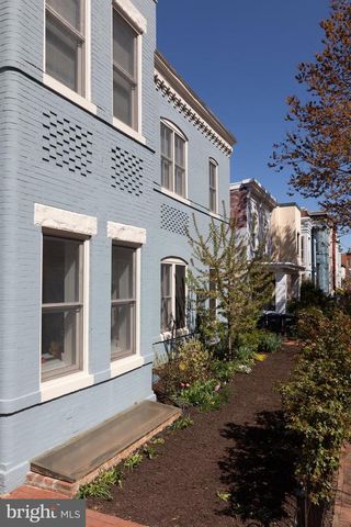 301 7TH ST NE, Washington, DC 20002