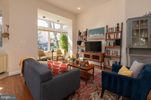 301 7TH ST NE, Washington, DC 20002