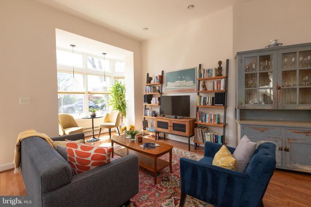 301 7TH ST NE, Washington, DC 20002