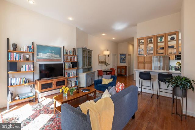 301 7TH ST NE, Washington, DC 20002