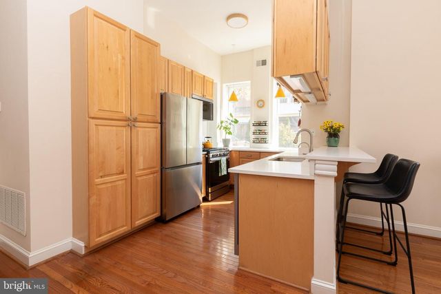 301 7TH ST NE, Washington, DC 20002