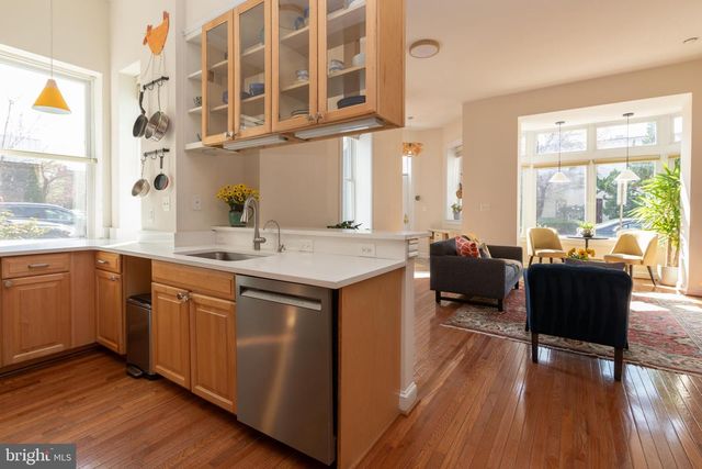 301 7TH ST NE, Washington, DC 20002