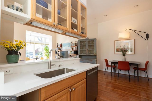 301 7TH ST NE, Washington, DC 20002