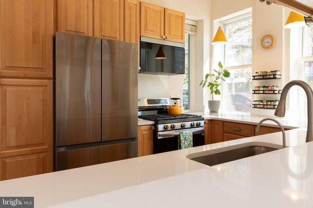 301 7TH ST NE, Washington, DC 20002