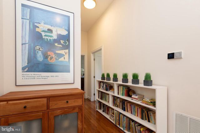 301 7TH ST NE, Washington, DC 20002