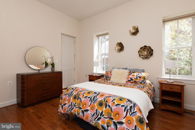 301 7TH ST NE, Washington, DC 20002