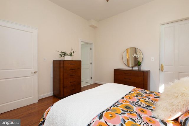 301 7TH ST NE, Washington, DC 20002