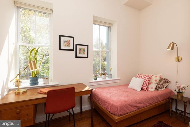 301 7TH ST NE, Washington, DC 20002