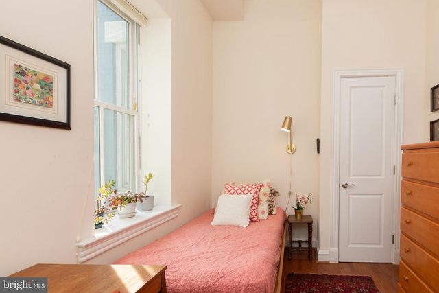 301 7TH ST NE, Washington, DC 20002