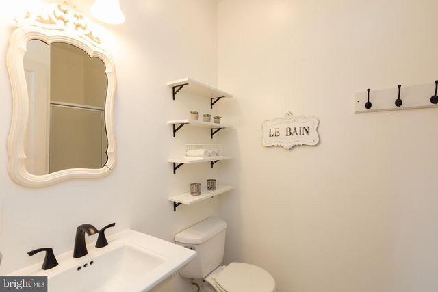 301 7TH ST NE, Washington, DC 20002