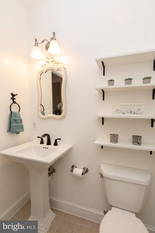 301 7TH ST NE, Washington, DC 20002