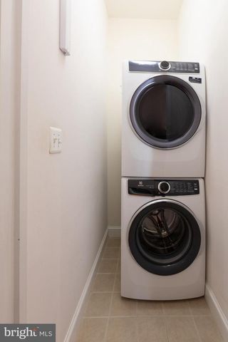 301 7TH ST NE, Washington, DC 20002