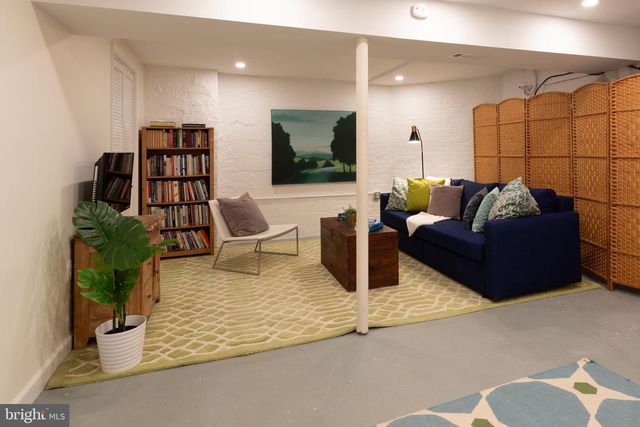 301 7TH ST NE, Washington, DC 20002