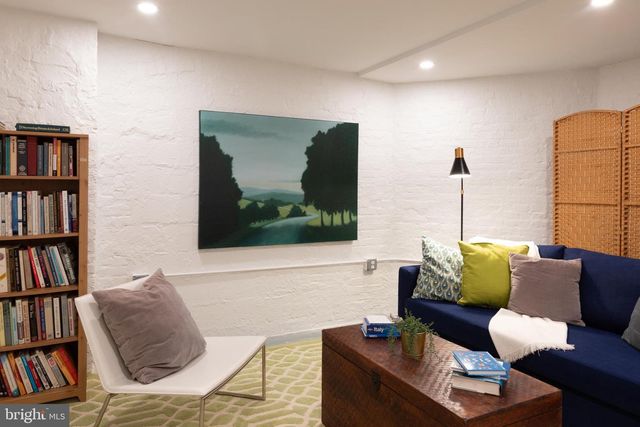 301 7TH ST NE, Washington, DC 20002