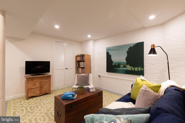 301 7TH ST NE, Washington, DC 20002