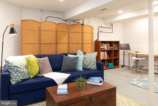 301 7TH ST NE, Washington, DC 20002