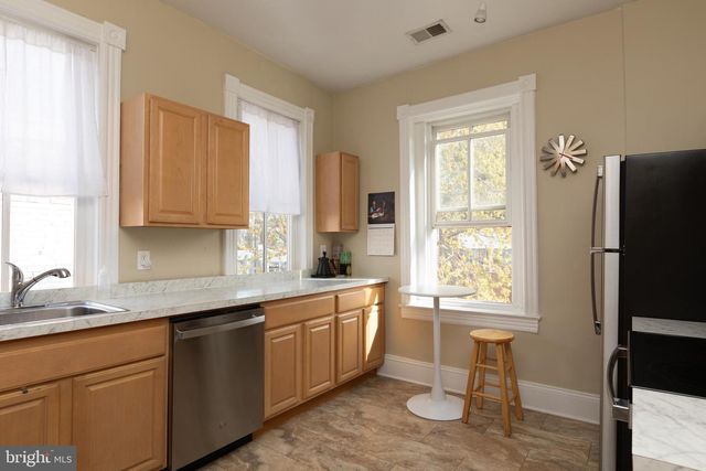 301 7TH ST NE, Washington, DC 20002