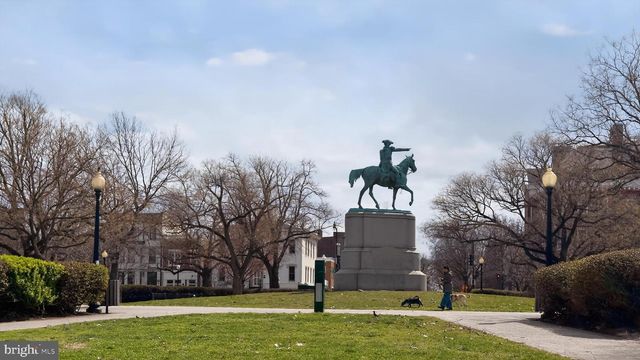 301 7TH ST NE, Washington, DC 20002