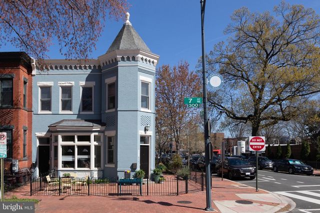 301 7TH ST NE, Washington, DC 20002
