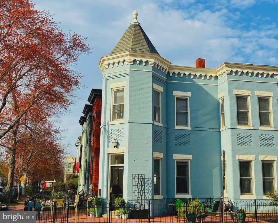 301 7TH ST NE, Washington, DC 20002