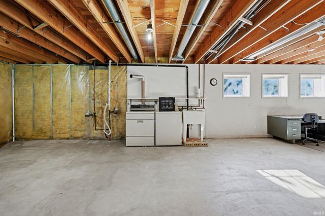 17558 Fox Valley Court, Granger, IN 46530