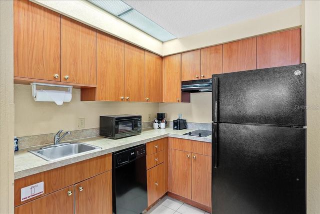 7601 CANADA AVENUE 527, Orlando, FL 32819