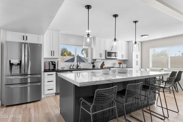 8025 E REDWING Road, Scottsdale, AZ 85250