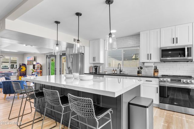 8025 E REDWING Road, Scottsdale, AZ 85250