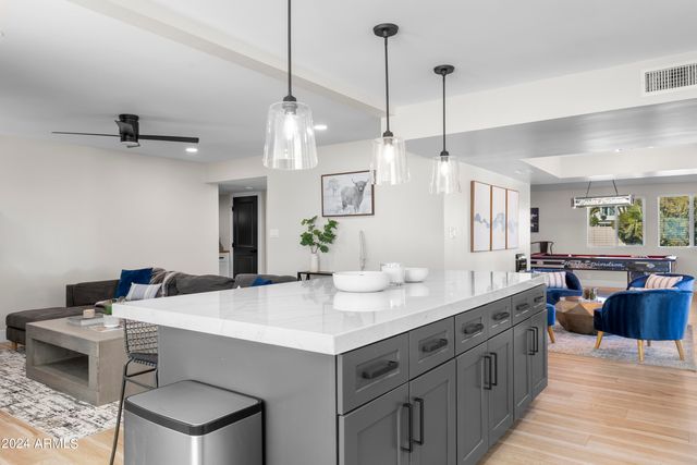 8025 E REDWING Road, Scottsdale, AZ 85250