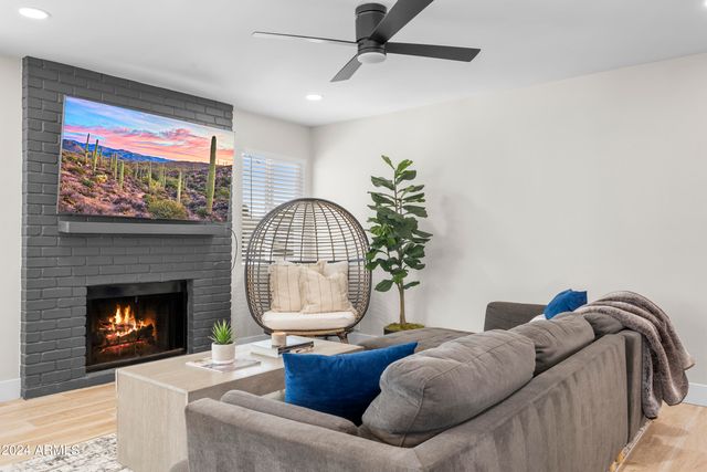 8025 E REDWING Road, Scottsdale, AZ 85250