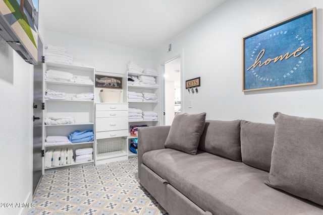 8025 E REDWING Road, Scottsdale, AZ 85250