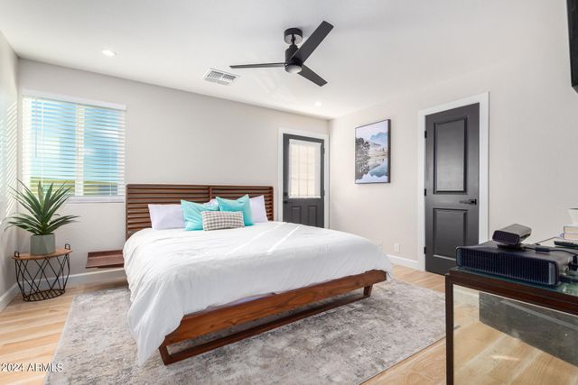 8025 E REDWING Road, Scottsdale, AZ 85250