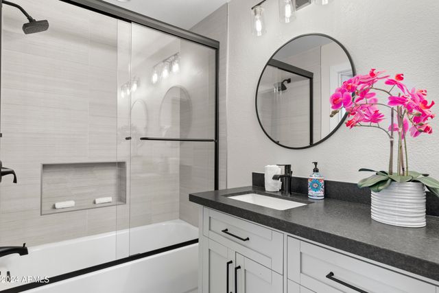 8025 E REDWING Road, Scottsdale, AZ 85250