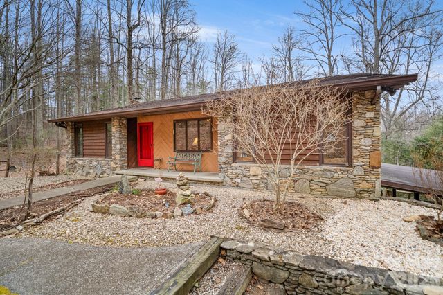 45 Crescent Drive, Hendersonville, NC 28739