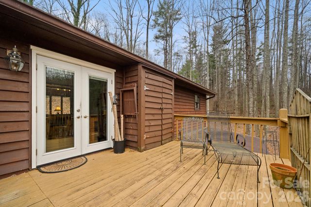 45 Crescent Drive, Hendersonville, NC 28739