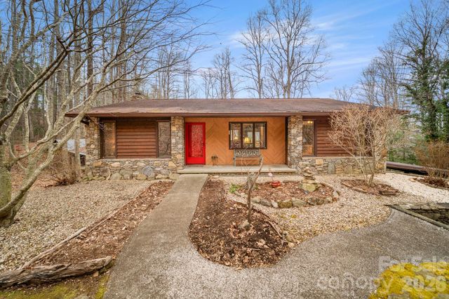 45 Crescent Drive, Hendersonville, NC 28739