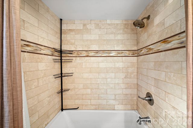 45 Crescent Drive, Hendersonville, NC 28739