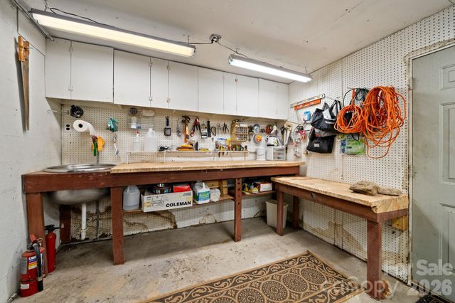 45 Crescent Drive, Hendersonville, NC 28739