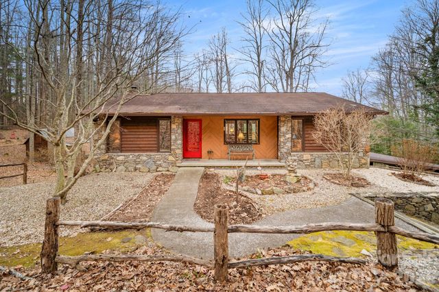 45 Crescent Drive, Hendersonville, NC 28739