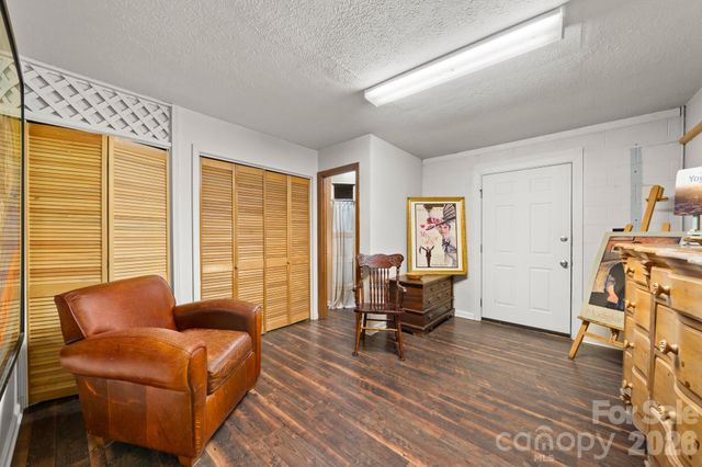 45 Crescent Drive, Hendersonville, NC 28739