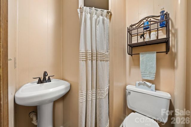 45 Crescent Drive, Hendersonville, NC 28739