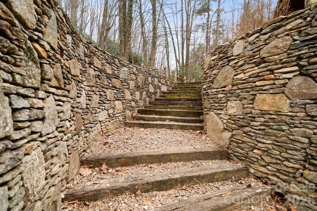 45 Crescent Drive, Hendersonville, NC 28739