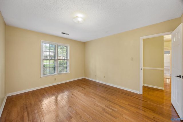 915 Way Thru The Woods SW, Decatur, AL 35603