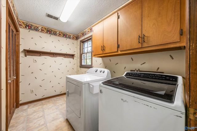 915 Way Thru The Woods SW, Decatur, AL 35603