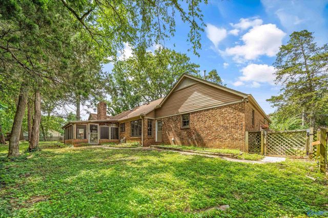 915 Way Thru The Woods SW, Decatur, AL 35603