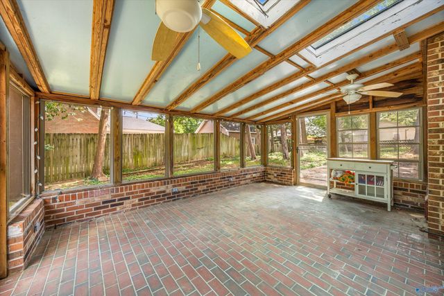 915 Way Thru The Woods SW, Decatur, AL 35603