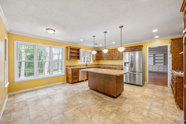 915 Way Thru The Woods SW, Decatur, AL 35603